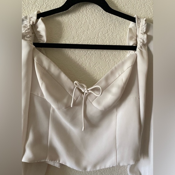 Aritzia Wilfred Satin Cottagecore Blouse - Picture 2 of 6